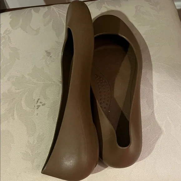 Okabashi Tan Women's Flats - Picture 5 of 6